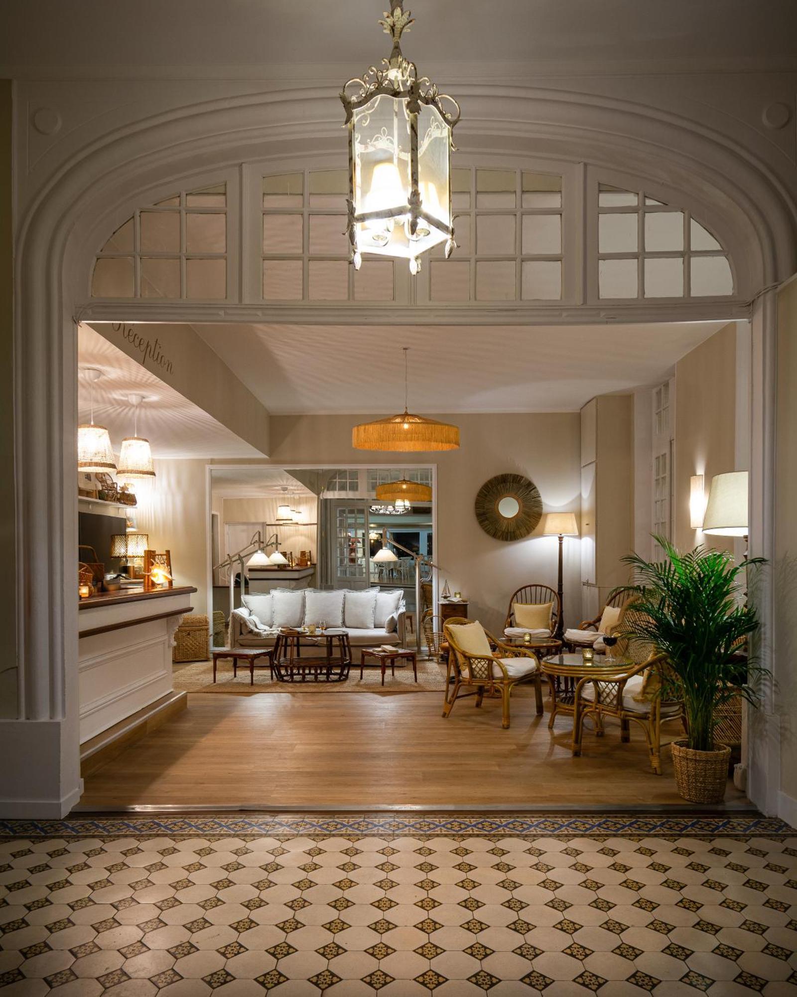 Hotel De La Plage Курсёль-сюр-Мер Экстерьер фото